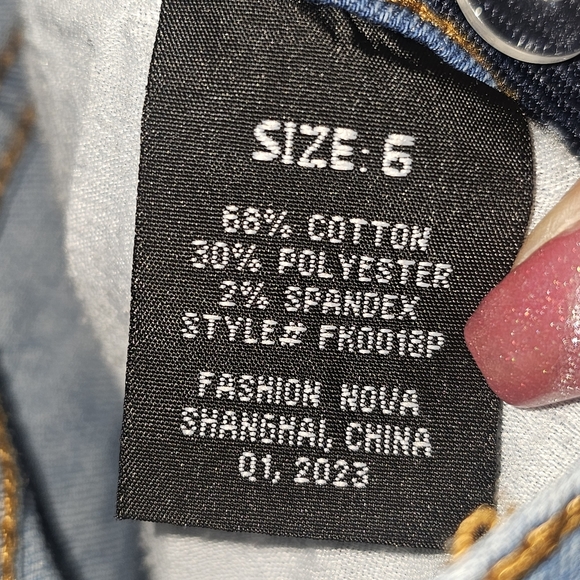 Blue Butterfly Print Cropped Jeans - Picture 4 of 9